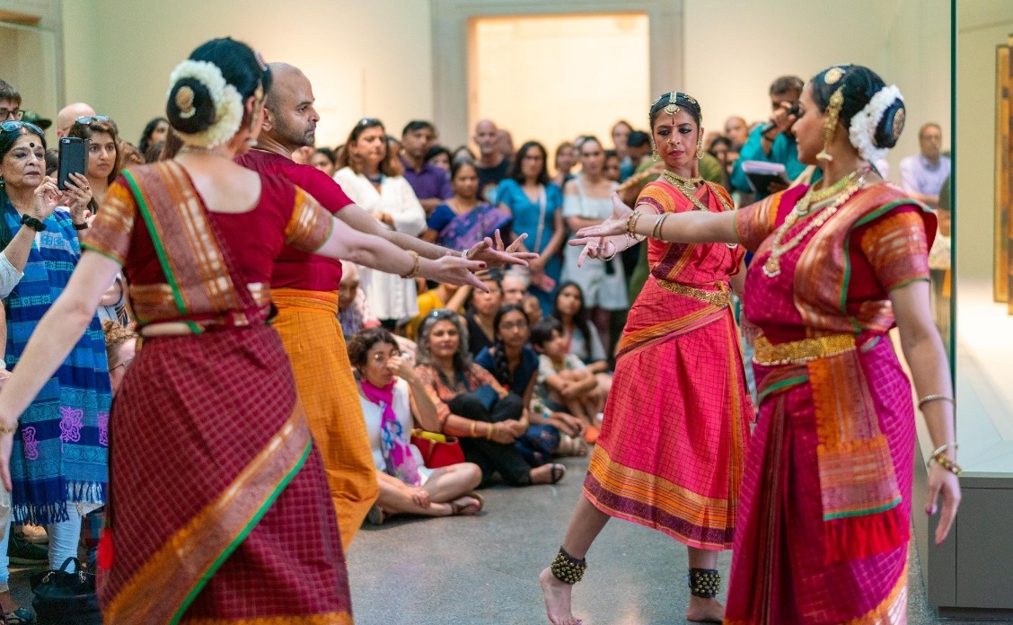 People dancing