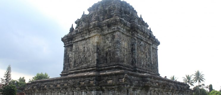 Candi Mendut banner