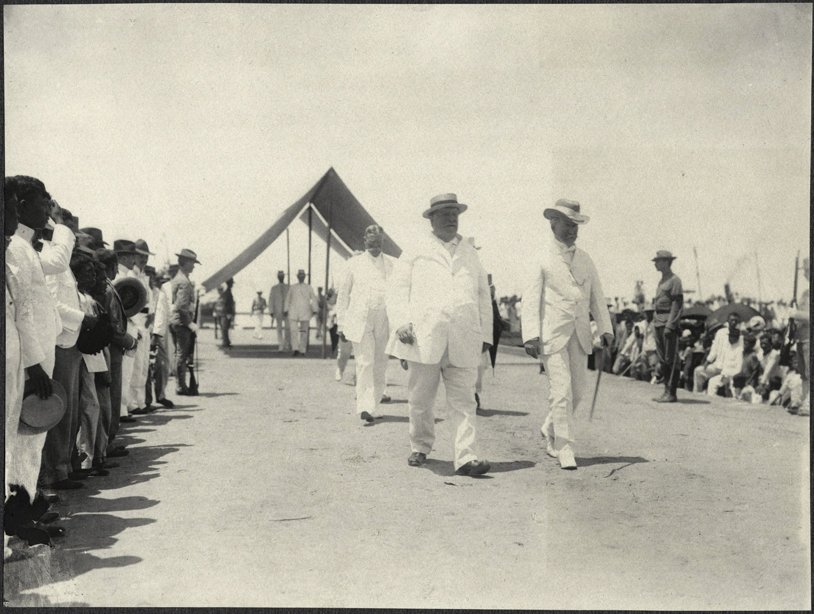 Cebu: William H. Taft arrives