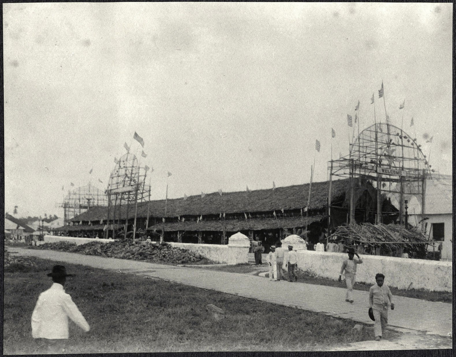 Long building with decorations, possibly Legazpi