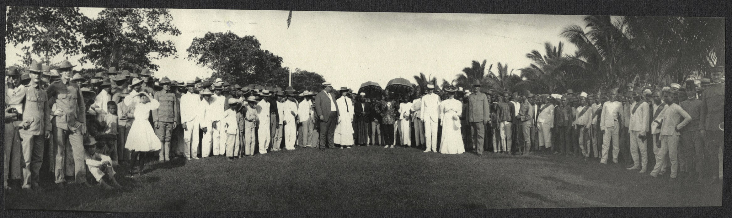 Zamboanga: Americans with Moro leaders at parade grounds. William H. Taft and Alice Roosevelt at center