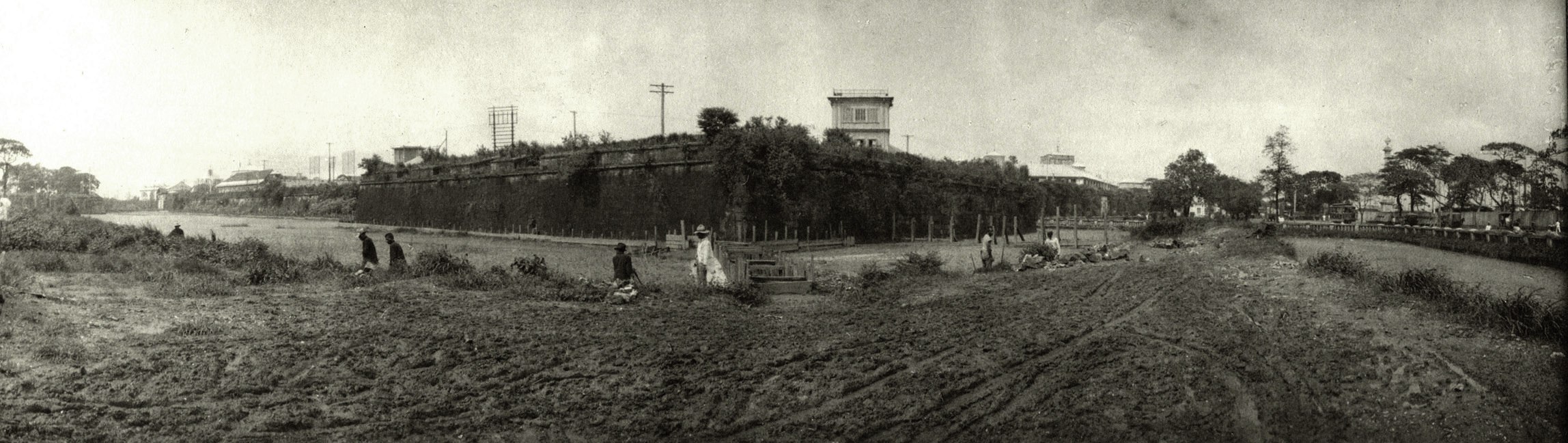 Panoramic view of walls of the Intramuros from the Pasig River side