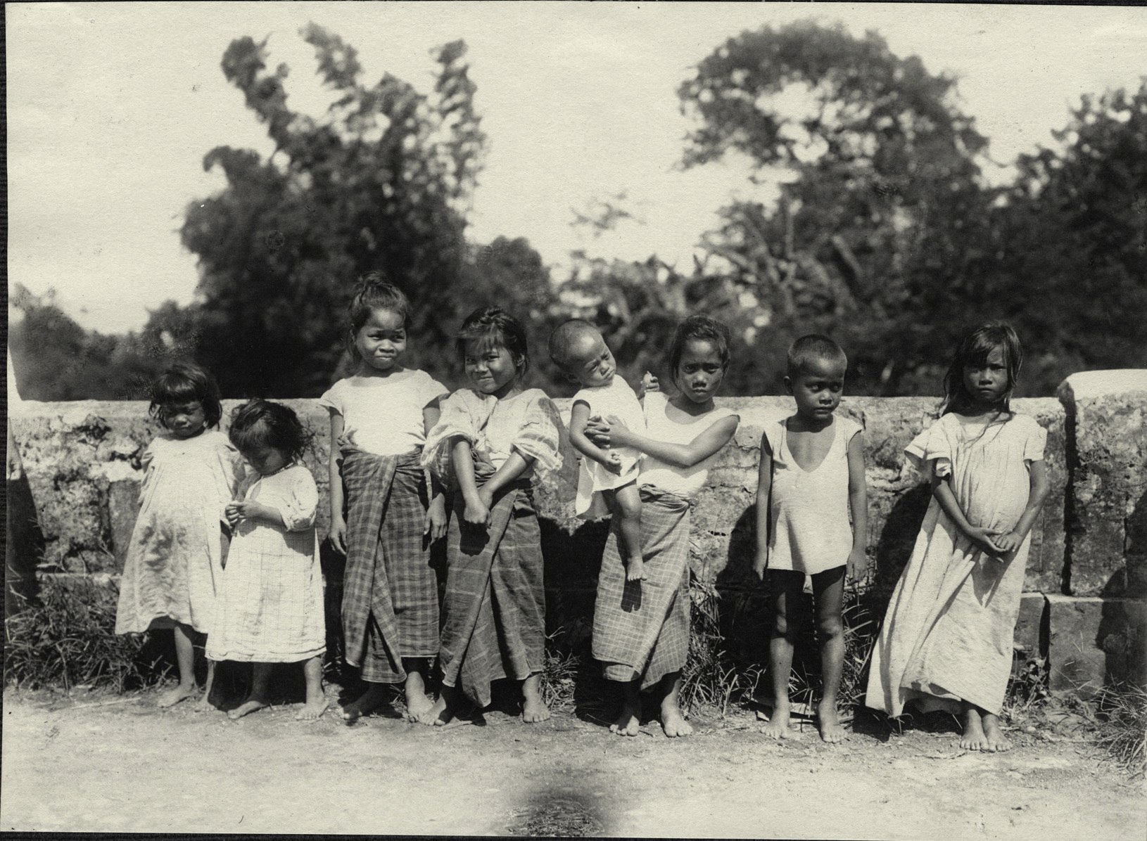 Iloilo City: Group of young children