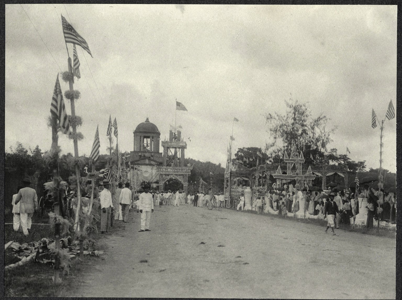 Legazpi: Festive pavilions on the plaza in front of Cathedral of San Gregorio Magno