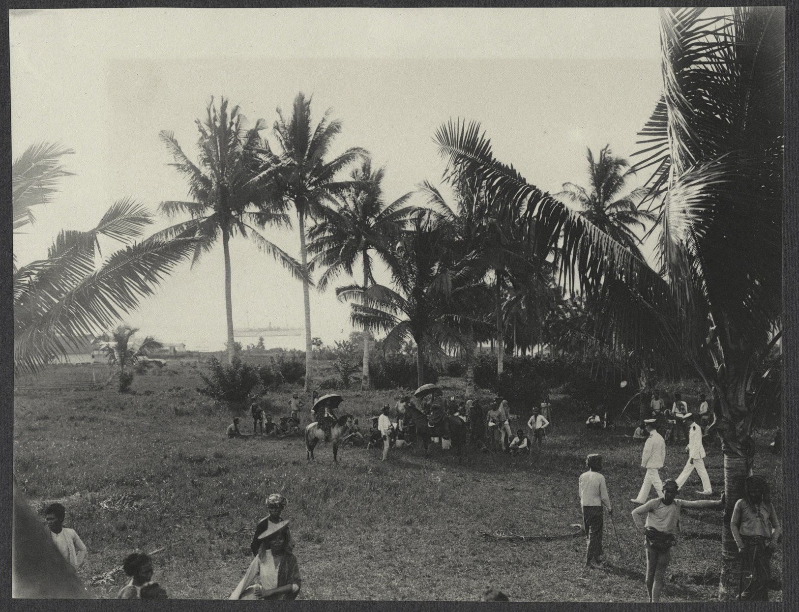 Jolo: Moro crowds relax, SS Logan in the distance