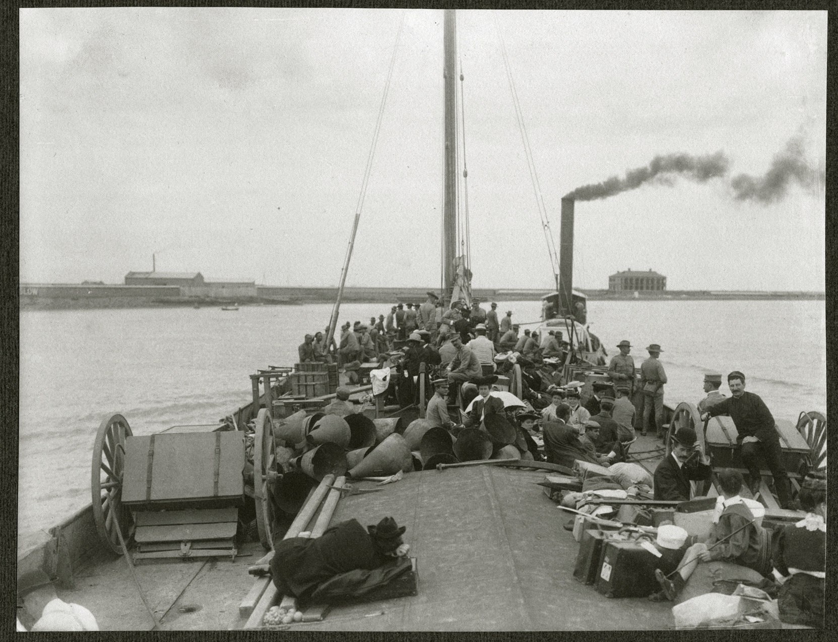 Tianjin: Chinese barge with American passengers being towed to port