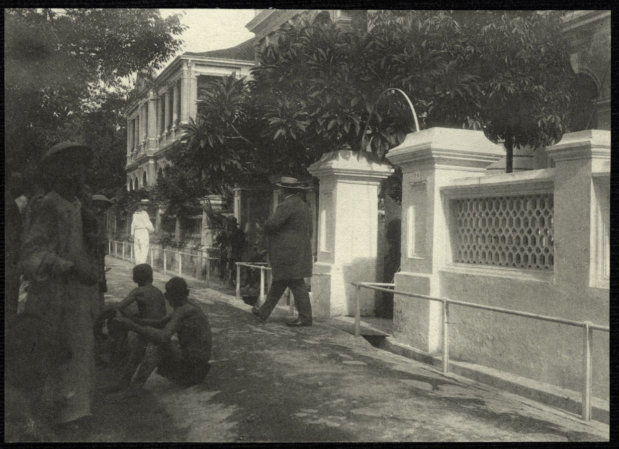 Guangzhou: William H. Taft leaving the American Consulate