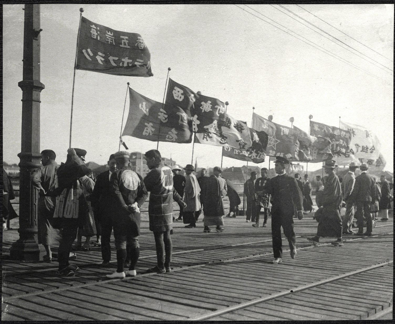 Yokohama:Japanese gathered at the pier