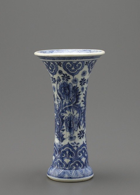 Beaker vase, one of a five-piece garniture F1992.47.1
