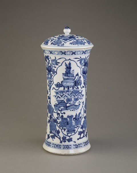 Beaker-shaped jar with lid F1982.15a-c
