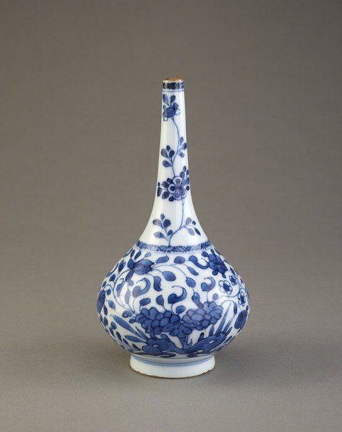 Bottle-shaped vase, one of a pair with F1982.20