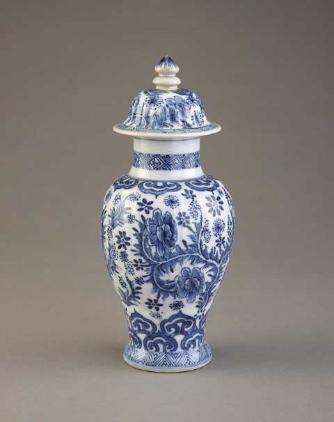 Jar with cover, one of a five-piece garniture F1992.47.4a-c